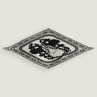 brides-de-gala-pleated-bandana